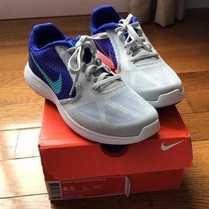 Brand New Nike Revolution 3 Size 8/8.5